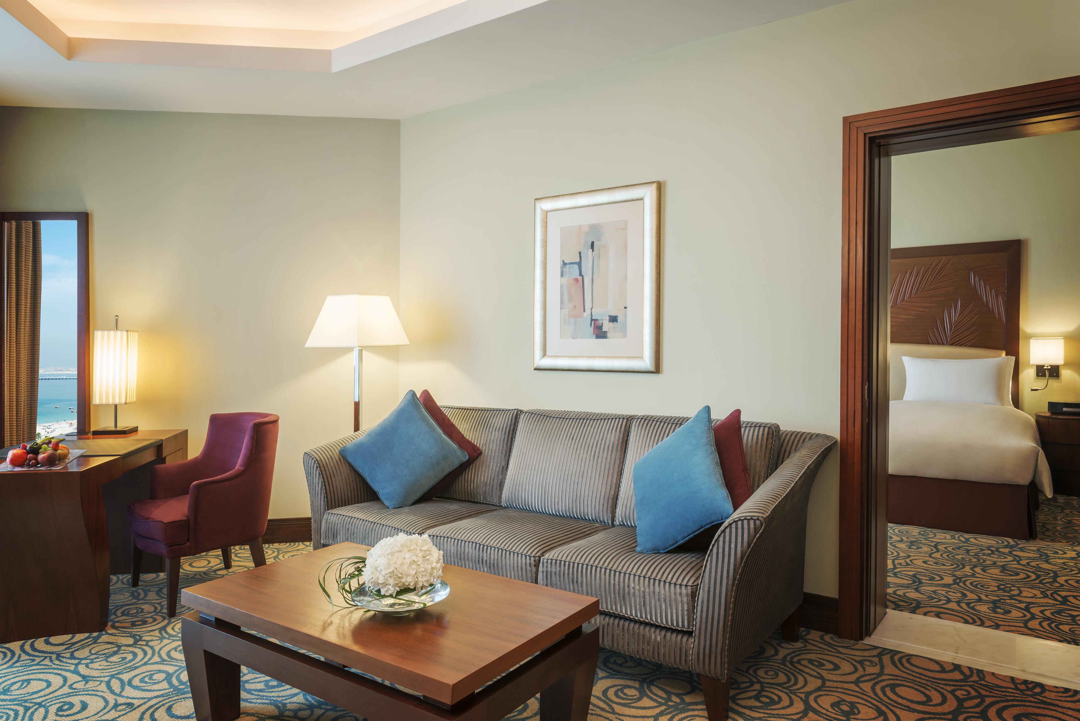 Sofitel Dubai Jumeirah Beach Esterno foto A room at the hotel