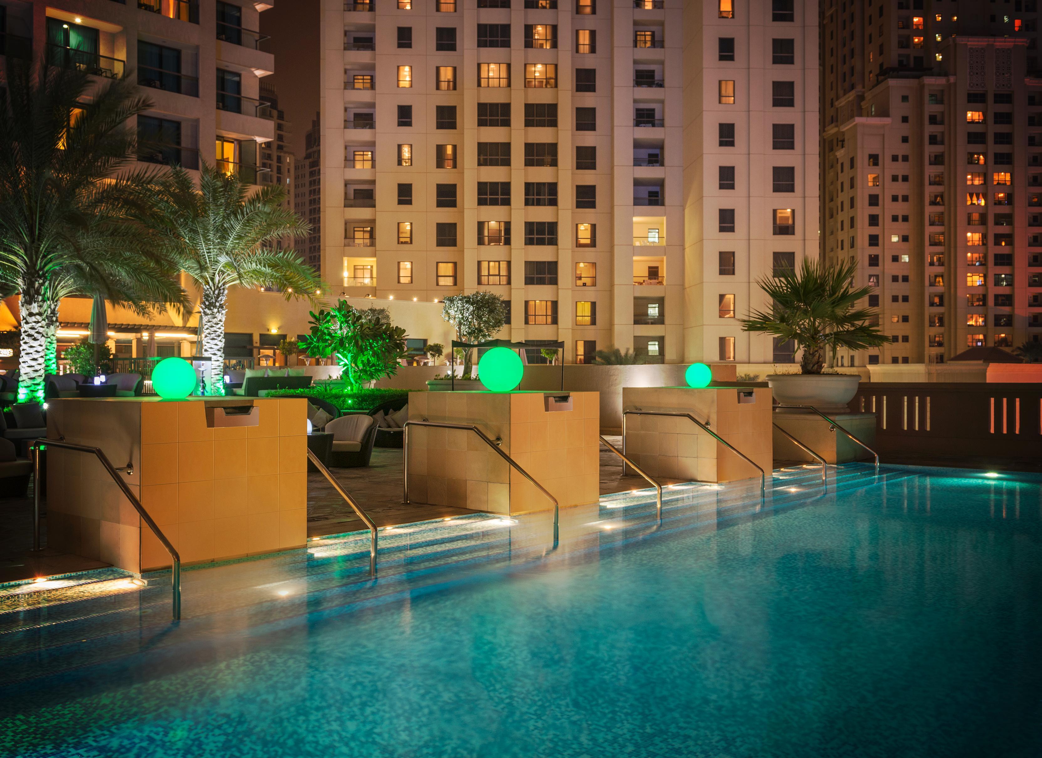 Sofitel Dubai Jumeirah Beach Esterno foto The pool at Jumeirah Jumeirah