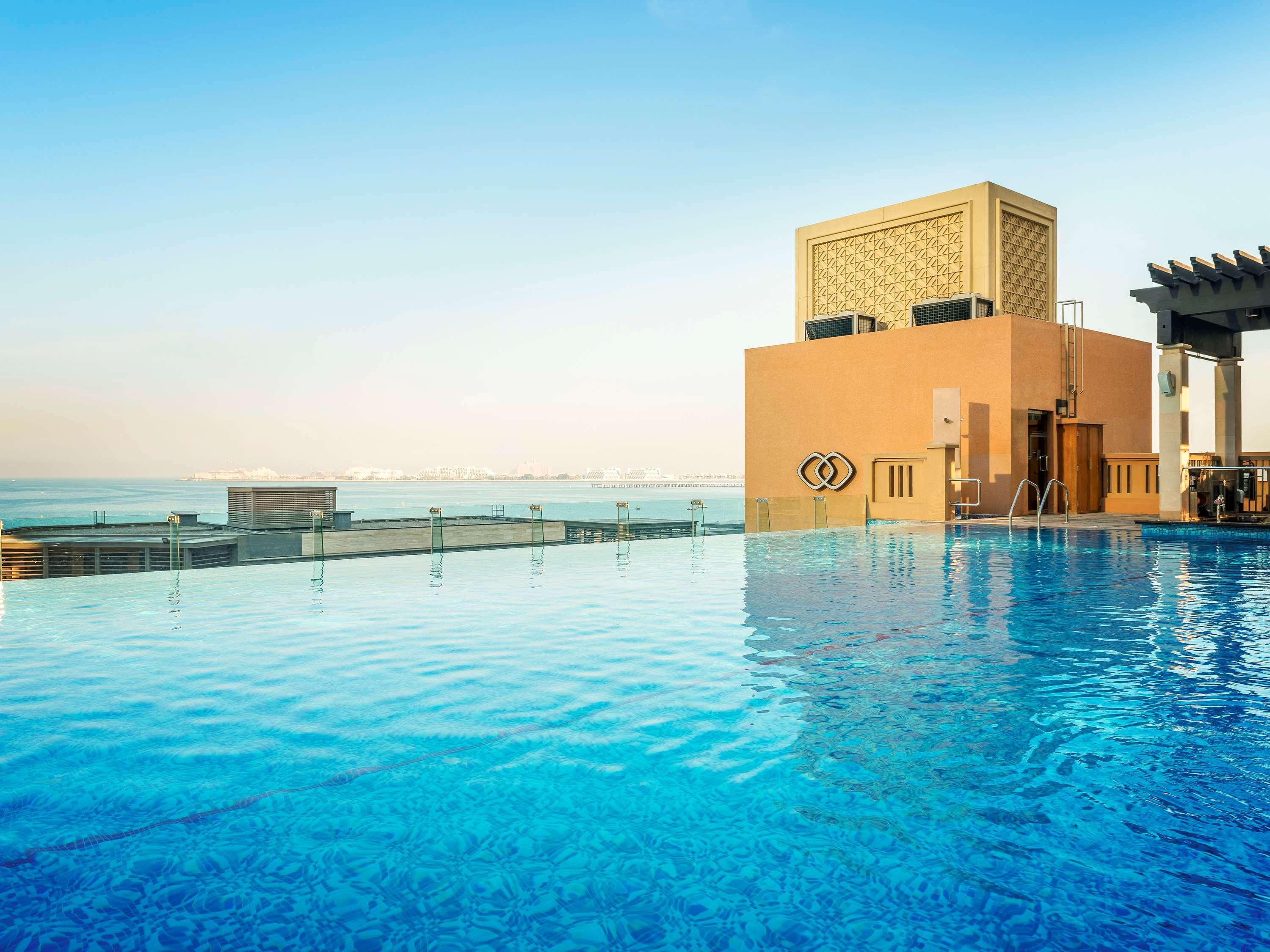 Sofitel Dubai Jumeirah Beach Esterno foto The pool at Jumeirah Jumeirah