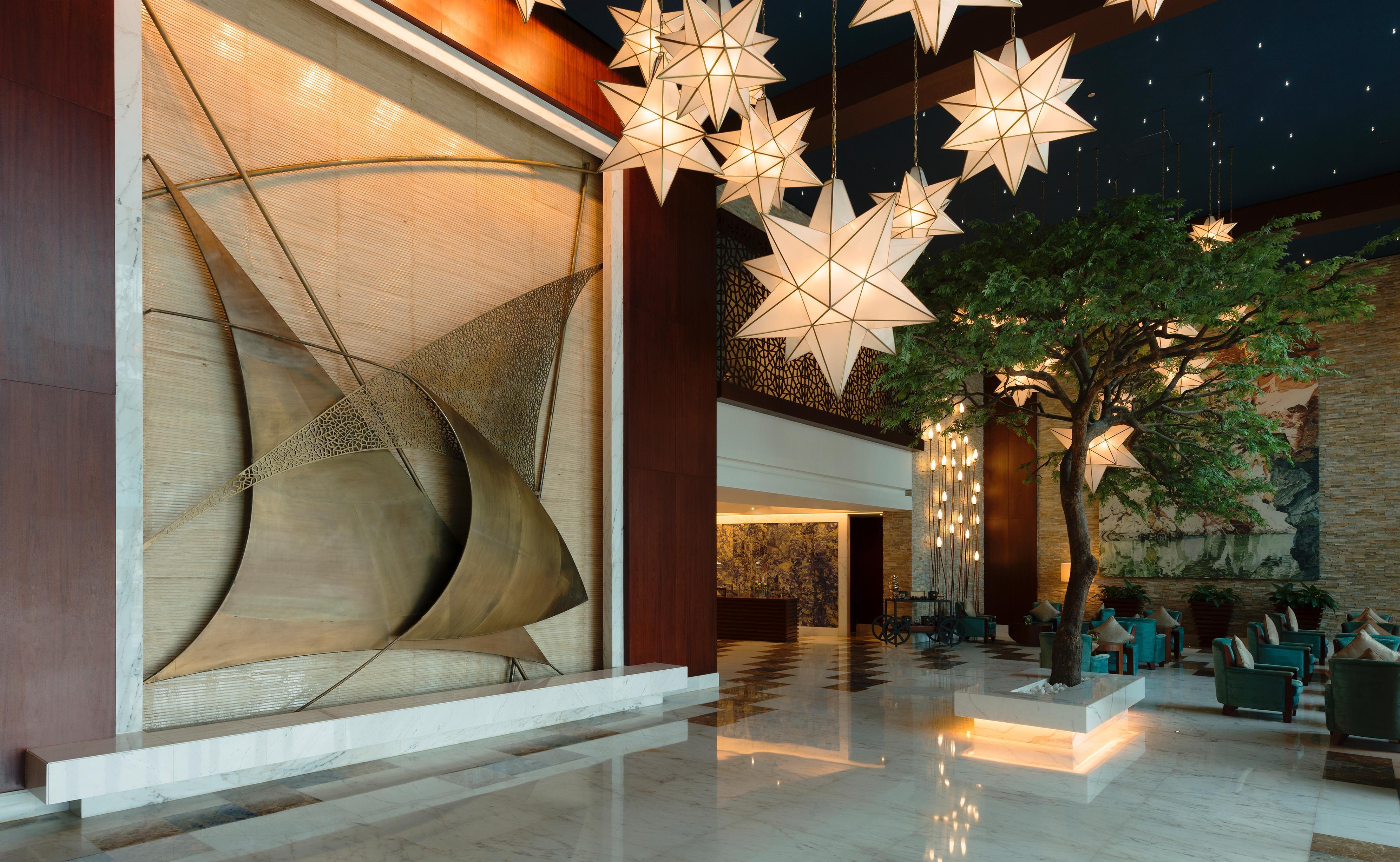 Sofitel Dubai Jumeirah Beach Esterno foto The lobby of the hotel