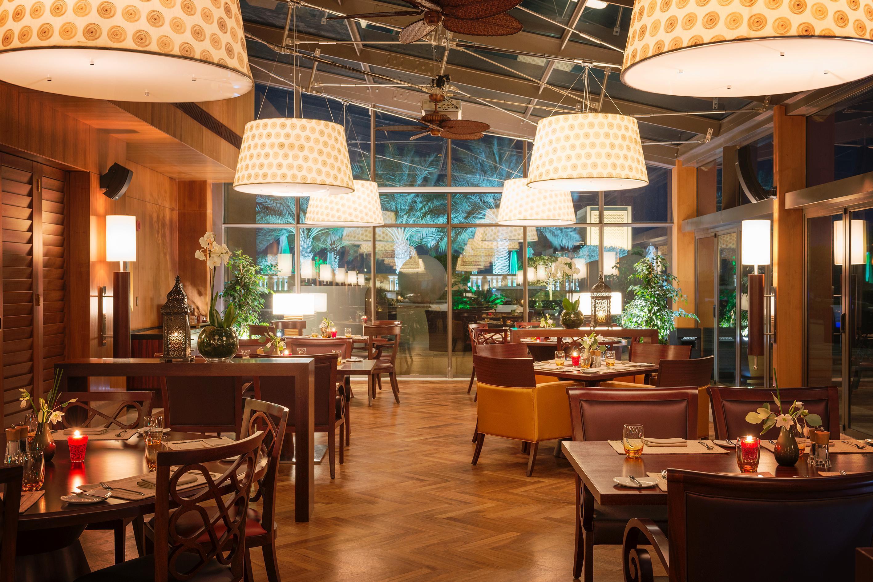 Sofitel Dubai Jumeirah Beach Esterno foto The interior of the restaurant
