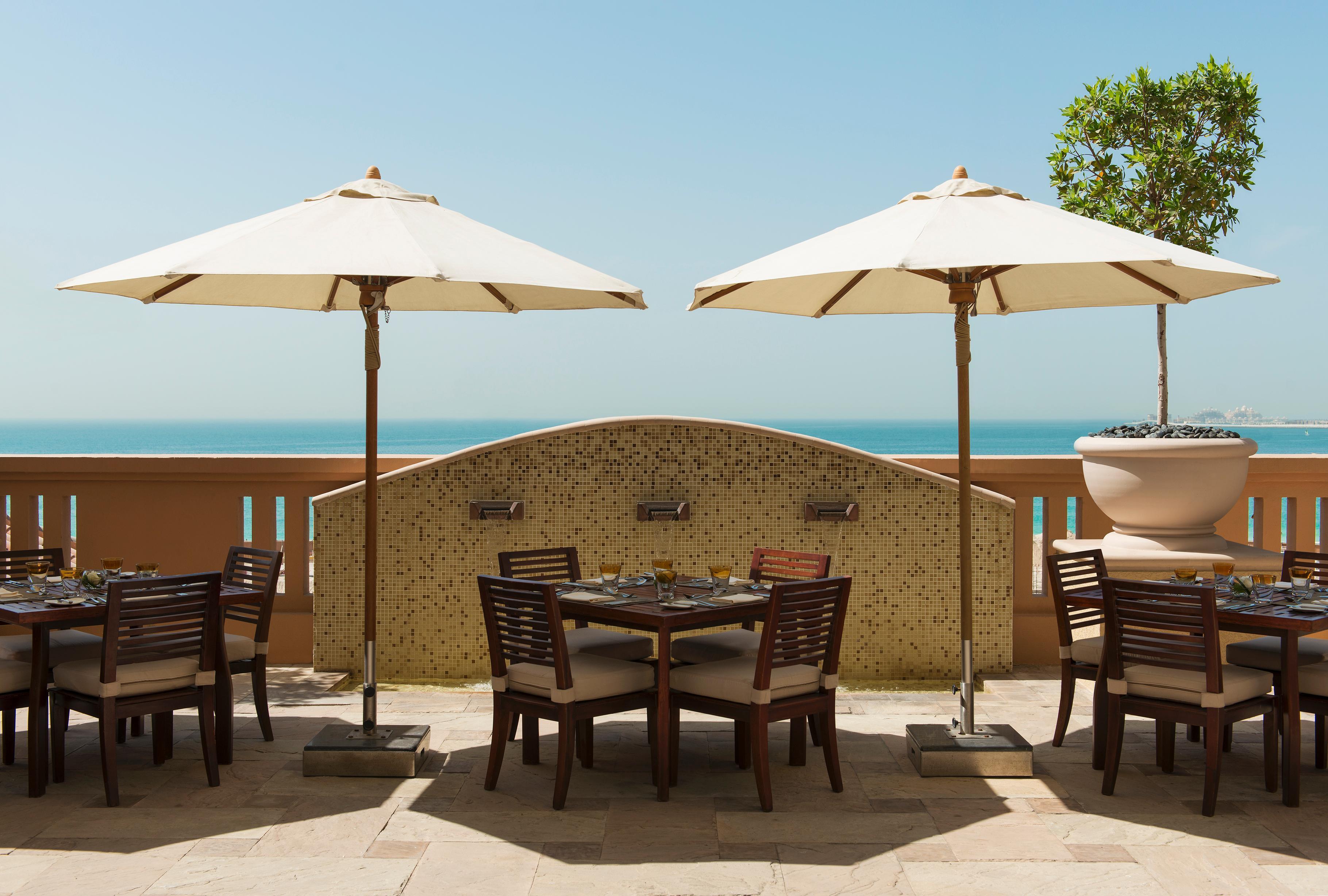 Sofitel Dubai Jumeirah Beach Esterno foto The Beach Club