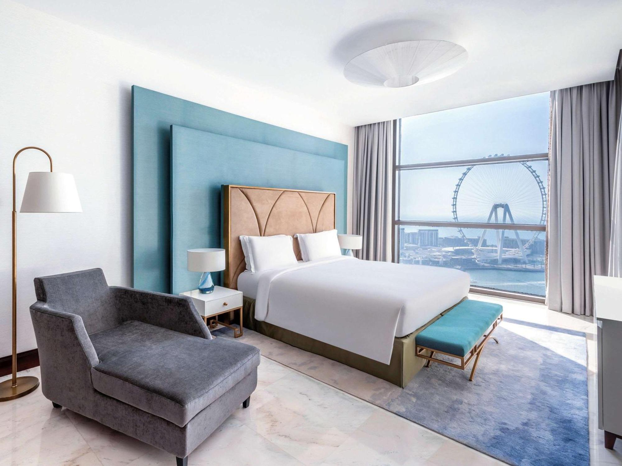 Sofitel Dubai Jumeirah Beach Esterno foto A room at Jumeirah Jumeirah